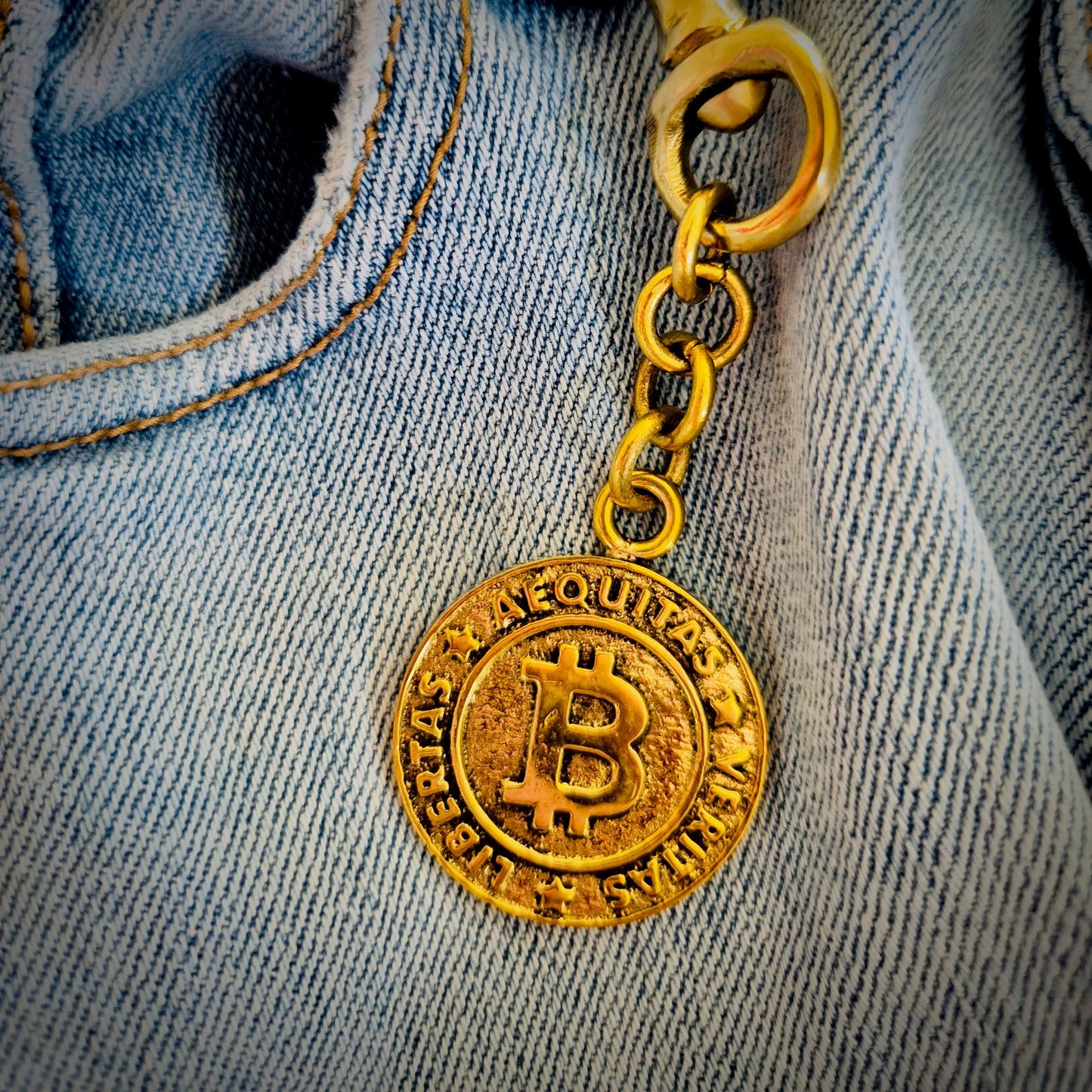 AEQUITAS * VERITAS * LIBERTAS [key holder]